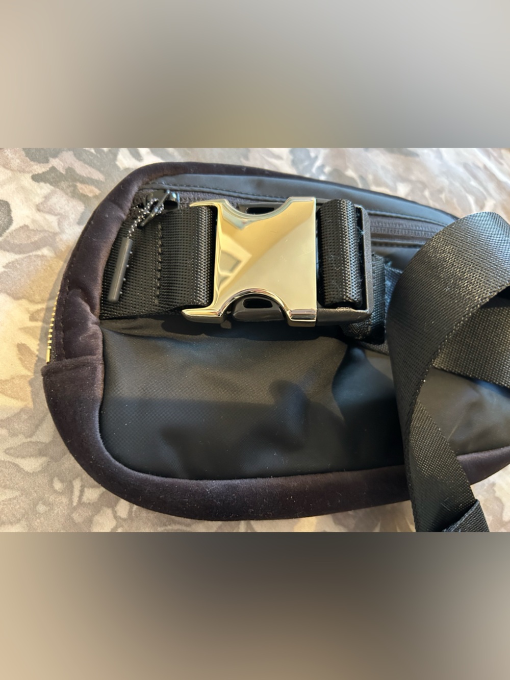 Lululemon Everywhere Belt Bag 1L Velour - Black with Gold Hardware - Picture 5 of 8